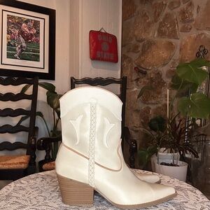 Cream Western Cowboy Boots